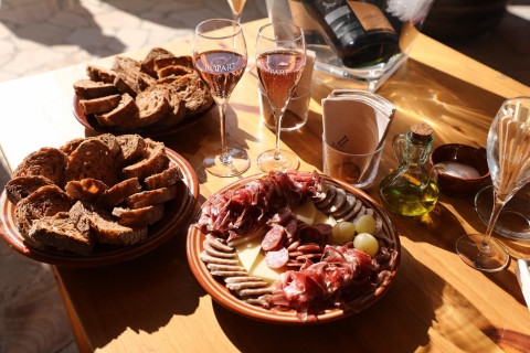 Barcelone: visite d'une journée à Montserrat avec déjeuner et vin