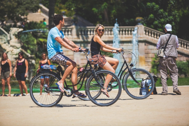 Barcelona: hoogtepunten en Gaudi privé fietstocht