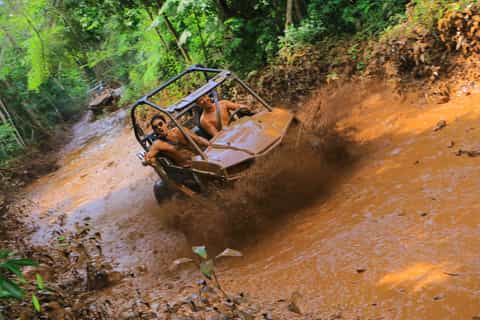 Z Cancun: całodniowa wycieczka do parku rozrywki Selvatica Jungle Adventure
