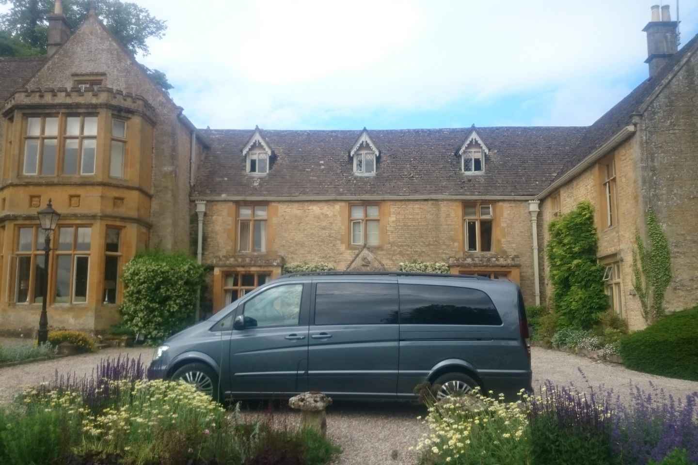 런던에서 사우샘프턴 항구까지 전용 교통편