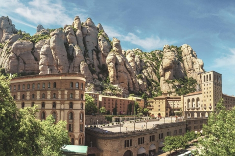 Barcelone: voyage privé à Montserrat avec téléphérique et déjeuner
