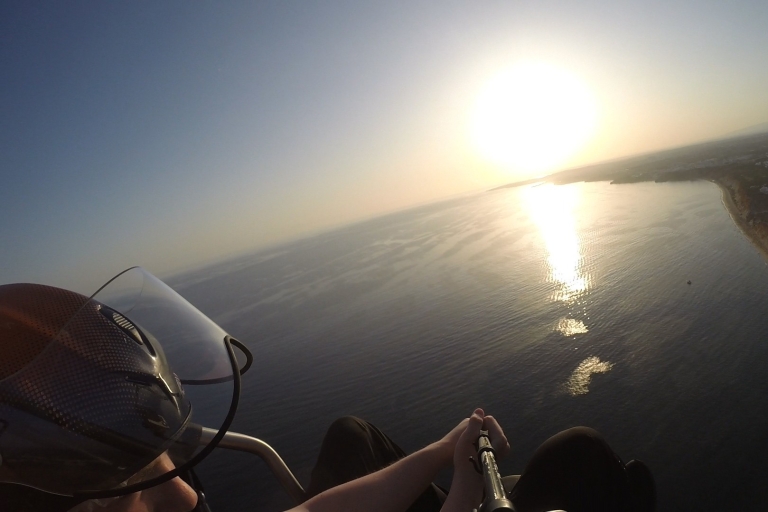 Albufeira: Paragliding-Flug bei Sonnenuntergang