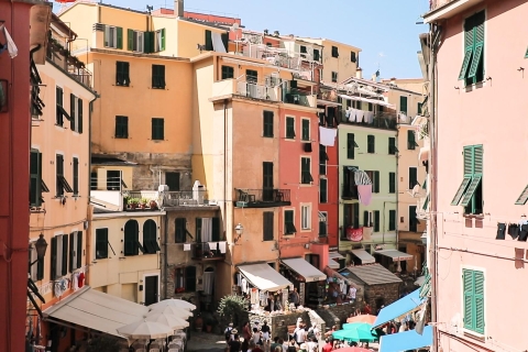 Ab Florenz: Tagestour durch die Cinque Terre-DörferTour auf Englisch
