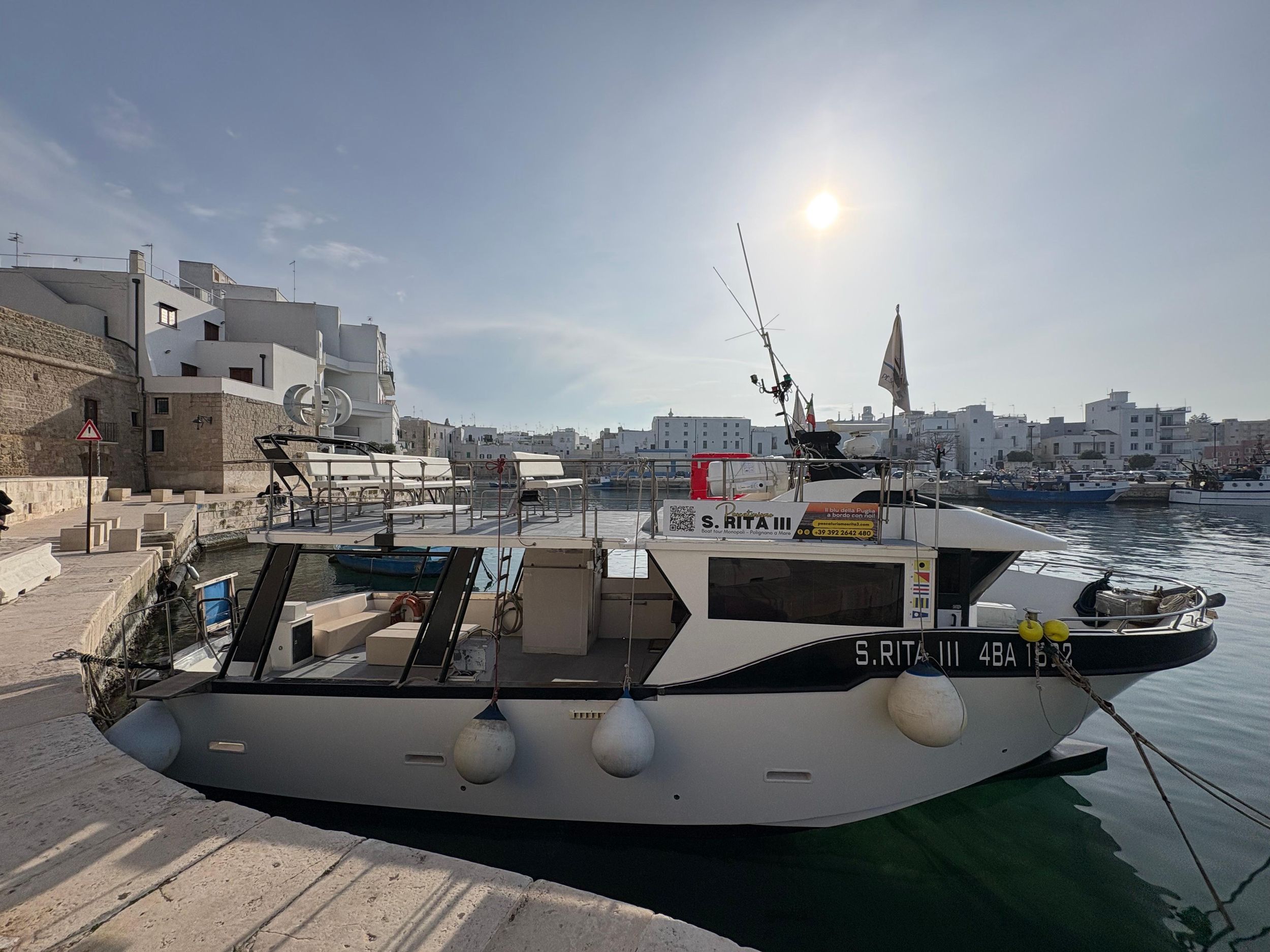 Monopoli: Tour in Barca a Polignano mit Halt und Aperitif