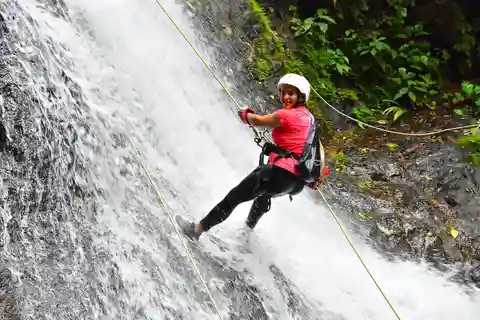 Jaco Beach: Canyoning i vattenfall