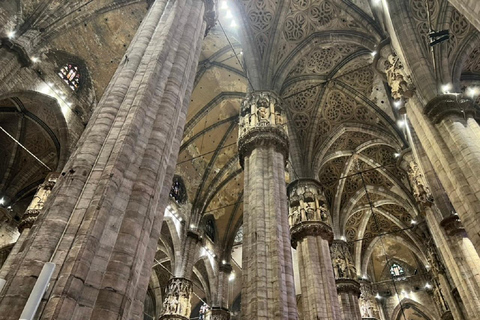 Milano: Guidad stadsrundtur med Duomo och valfri terrassSmågruppsresa med tillgång till terrass (hiss)