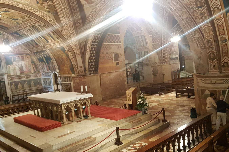 Da Roma: Tour per piccoli gruppi di un giorno di Assisi e OrvietoTour per piccoli gruppi in inglese