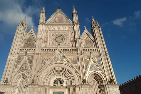 Da Roma: Tour per piccoli gruppi di un giorno di Assisi e OrvietoTour per piccoli gruppi in inglese