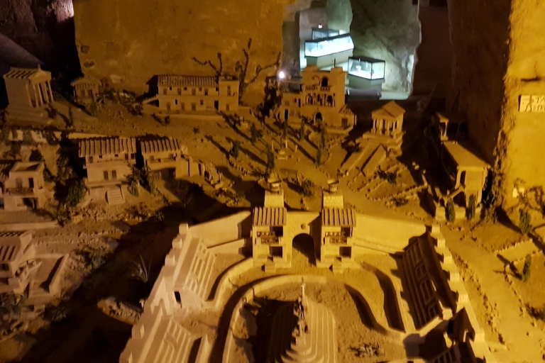 Ab Civitavecchia: Tarquinia, UNESCO-Stätte & MittagessenPrivattour Etruscan Underground Park