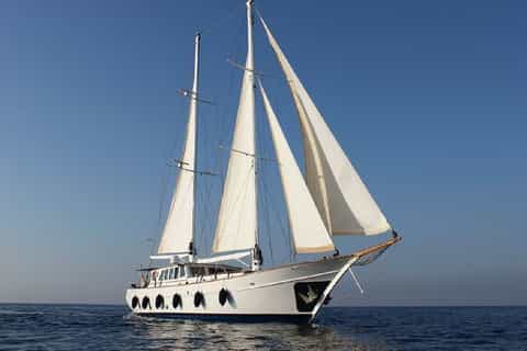 milos island boat cruise with breakfast and lunch
