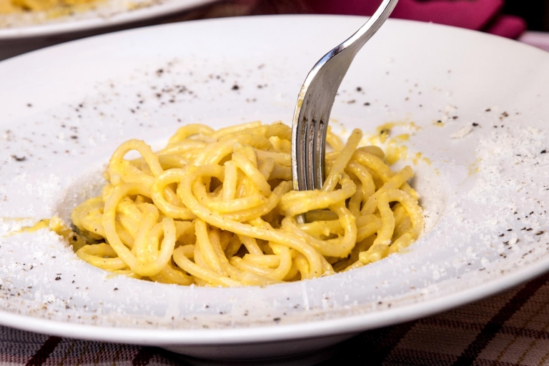 Rzym: Monti Neighborhood Lunch or Dinner 2-Hour Food TourObiadowa wycieczka