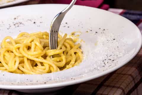 Rome: Monti Neighborhood Lunch or Dinner 2-Hour Food Tour