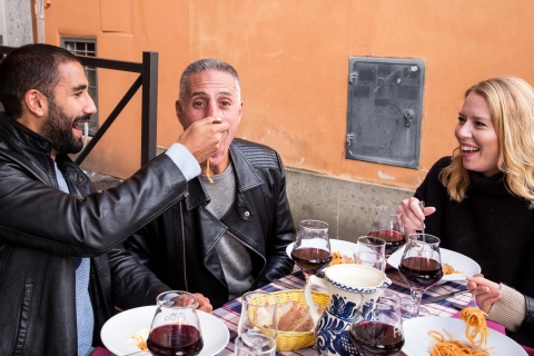 Rome: Monti Neighborhood Lunch of Dinner 2-uur durende voedseltourDinner Tour