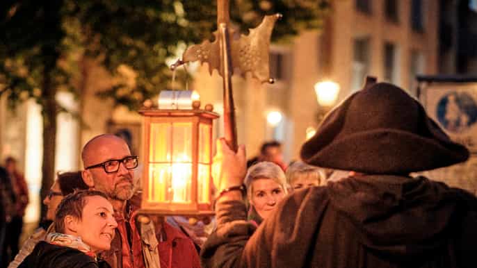 düsseldorf guided tour with a night watchman