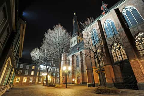 Düsseldorf: Guided Tour with a Night Watchman