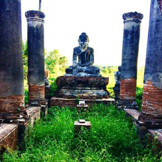 Mandalay: Sagaing, Innwa, and Amarapura Sightseeing Tour