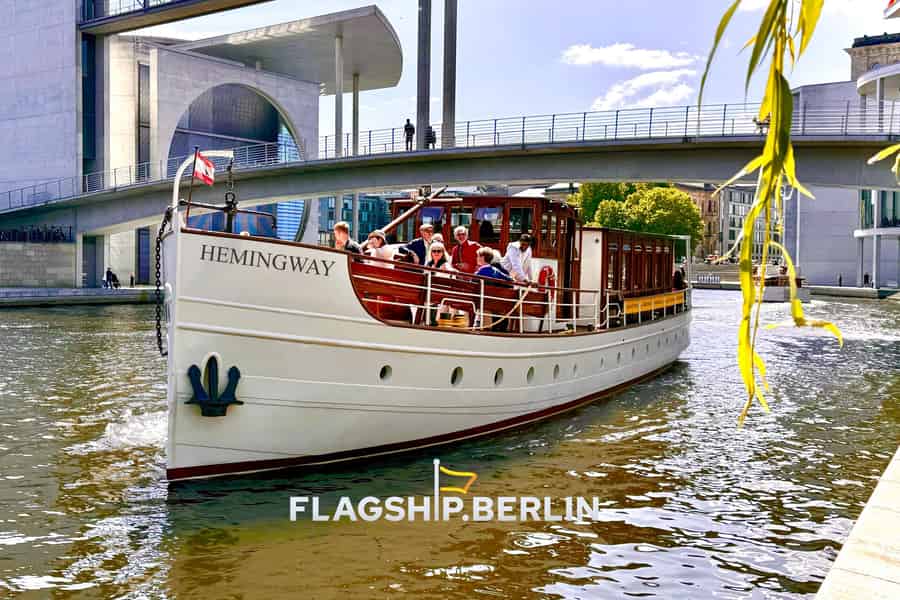 Berlin: 1-stündige Boutique-Kreuzfahrt auf der historischen HEMINGWAY. Foto: GetYourGuide