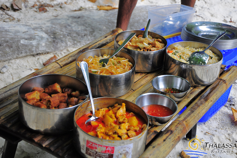 Krabi: Phi Phi Small Group Tour & Early Maya Bay with lunch