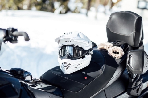 Rovaniemi: Familienfreundliche Schneemobiltour am Polarkreis