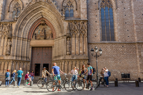 Barcelone : 4 heures de vélo en petit groupeBarcelone: visite à vélo en petit groupe de 4 heures