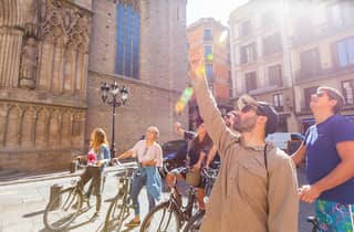 Barcellona: tour in bici di 4 ore per piccoli gruppi