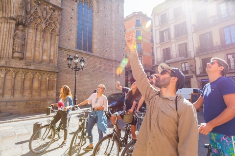 Barcelone : 4 heures de vélo en petit groupeBarcelone: visite à vélo en petit groupe de 4 heures