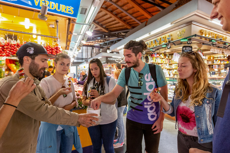 Barcelona: 4 horas en bicicleta en grupo reducidoBarcelona: tour de 4 horas en bicicleta para grupos pequeños