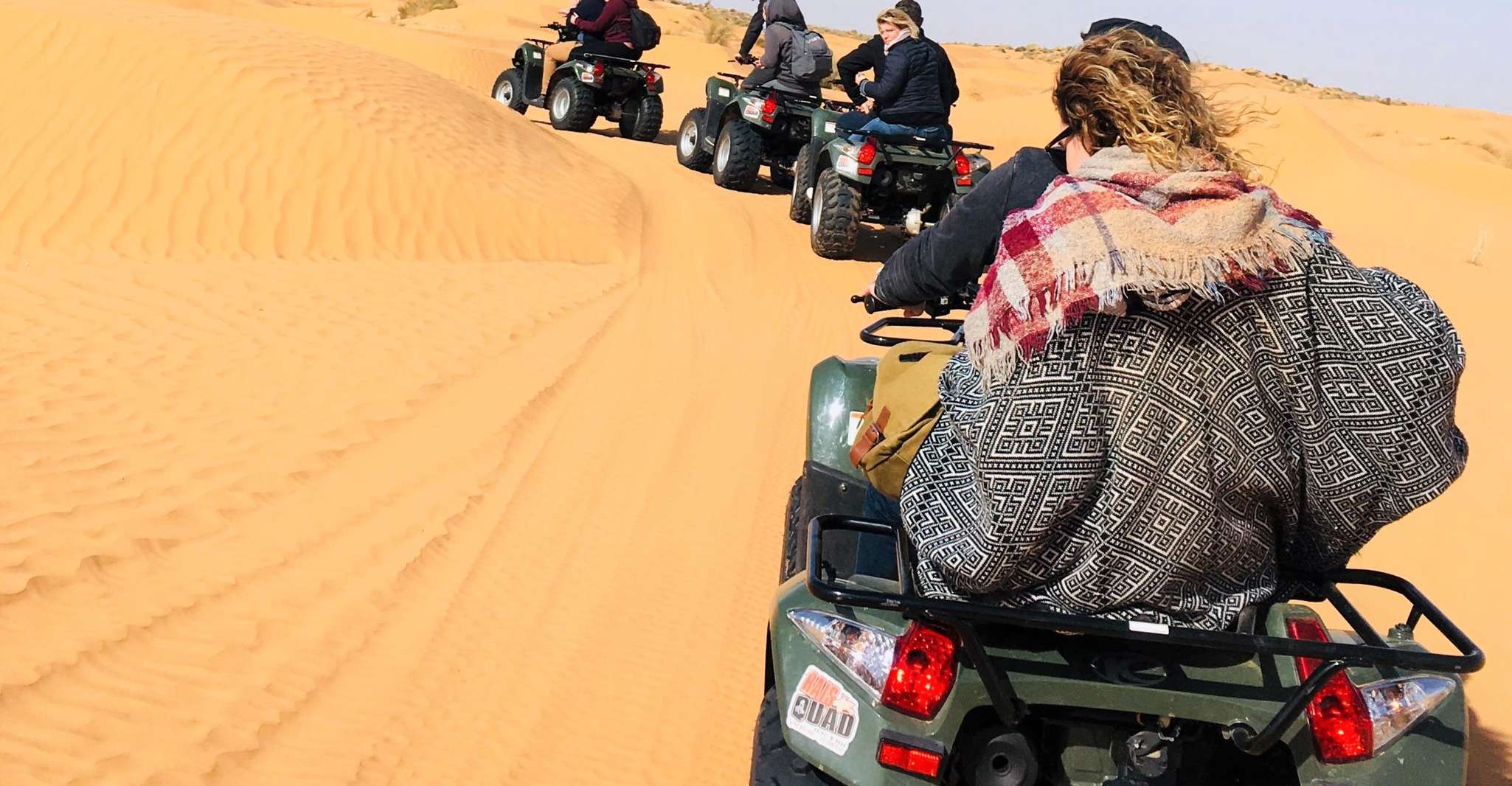 Da Djerba, Ksar Ghilane Sahara e Oasis Tour di un giorno intero - Hizvo