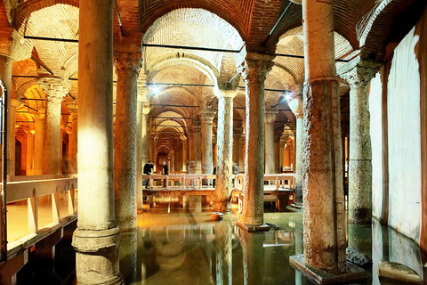 Istanbul: Hagia Sofia, Topkapi och Basilica Cistern Tour