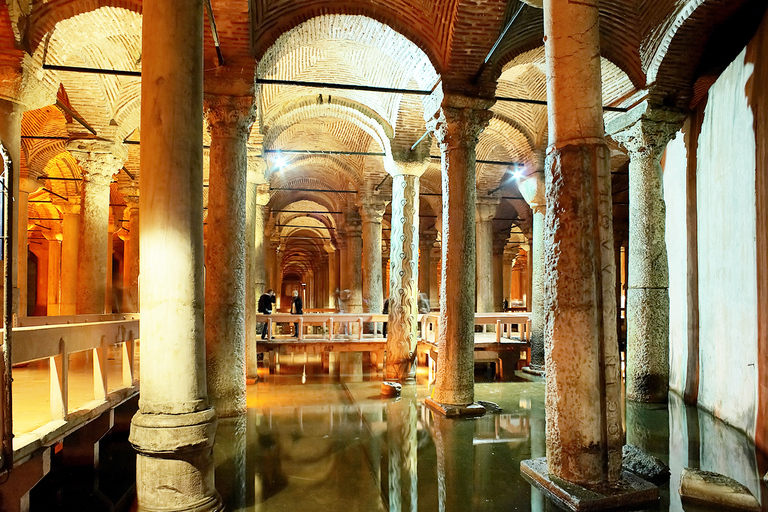 Istanbul: Hagia Sophia, Topkapi and Basilica Cistern Tour