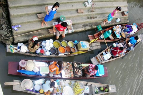 Weekend Amphawa Floating Market & Train Market Private Tour