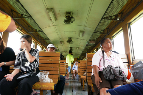 Au départ de Bangkok : Visite privée du chemin de fer de la mort et du pont de la rivière Kwai