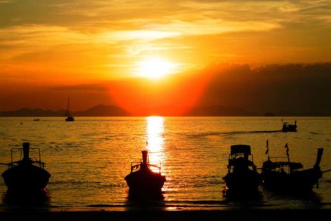 Krabi: tour al atardecer en Hong Island y cena barbacoa