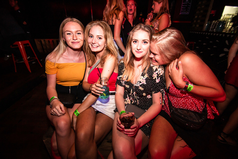 Queenstown: Eisbar Crawl