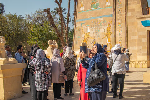 Il Cairo: Tour privato dei villaggi faraonici con trasferimento e pranzoTour con biglietti e pranzo