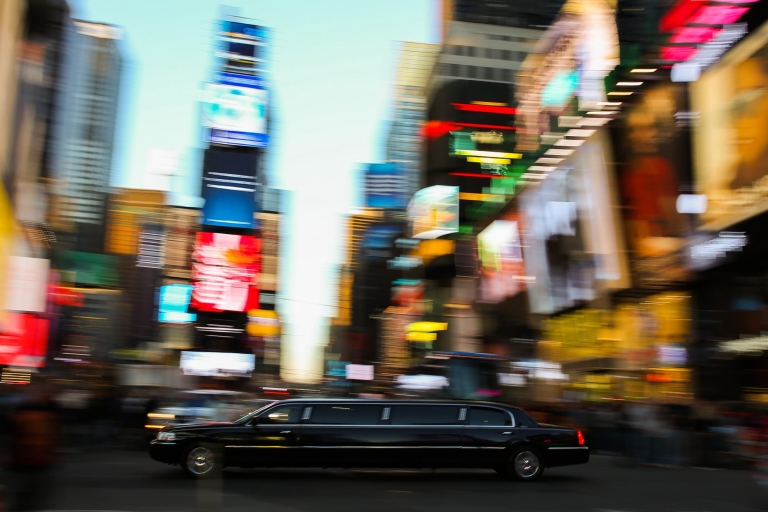 New York Airports Luxury Arrival or Departure Transfers Newark (EWR) via Limousine
