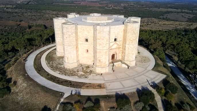 bari private trani and castel del monte tour