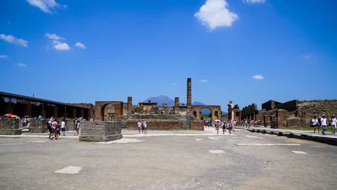 from positano skiptheline pompeii and mount vesuvius tour
