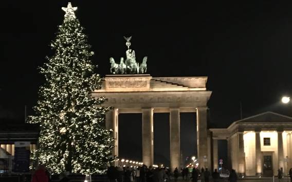 Berlin: Weihnachtliche Rikscha-Tour mit Glühweinstopp