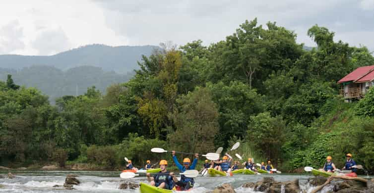 Excursie de o jumătate de zi pe râul Nam Song în caiac cu tiroliană sau Tham None