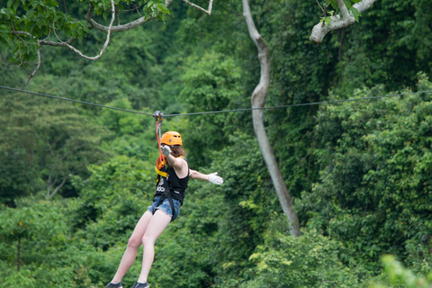 Halve dag Nam Song kajaktour met Zipline of Tham NoneHalve dag kajakken en tokkelen