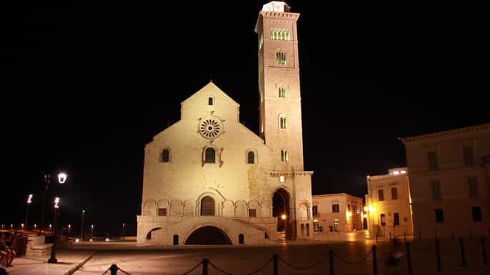 trani night walking tour