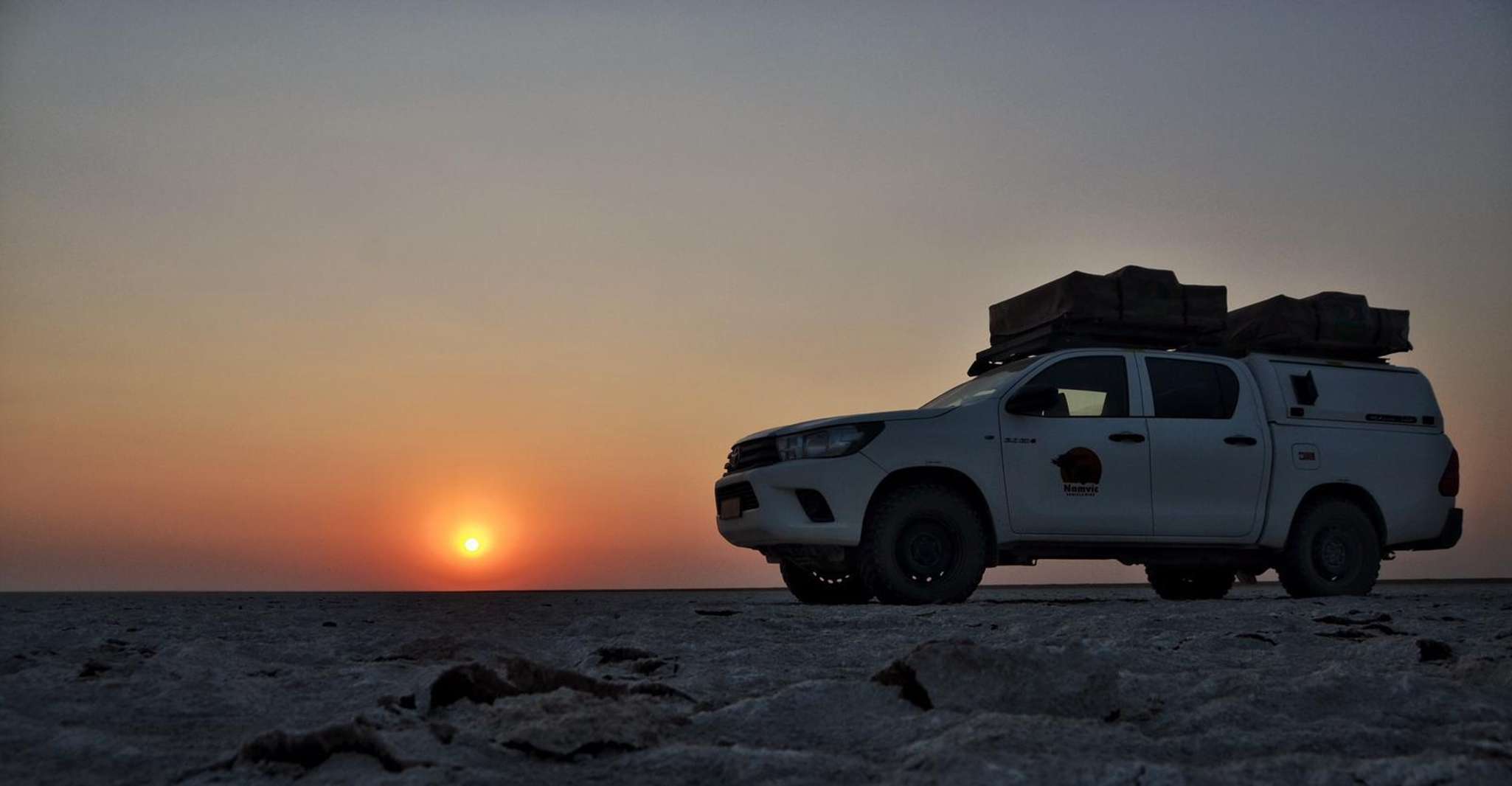 Kasane'den, Makgadikgadi Pan'da Yıldızların Altında Uyumak - Hizvo
