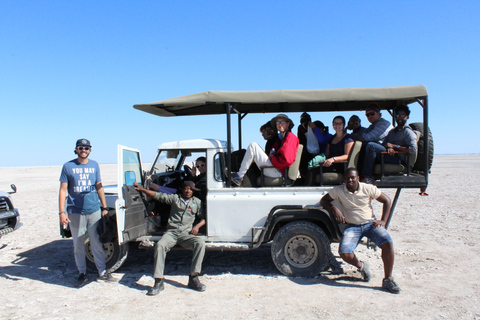 Desde Kasane: Dormir bajo las estrellas en Makgadikgadi Pan