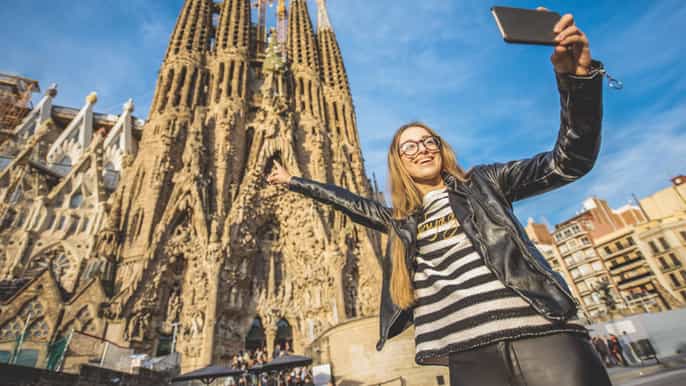 barcelona gaudi private city tour with sagrada familia