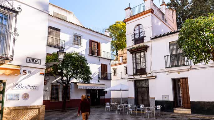 seville santa cruz old jewish quarter walking tour