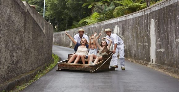 Madeira: Monte Sightseeing Tour & Toboggan Sled Ride