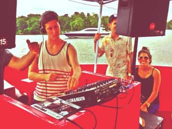Washington DC: Piratenschiff Happy Hour Party Cruise mit DJ Washington DC: Piratenschiff Happy Hour Party Cruise mit DJ