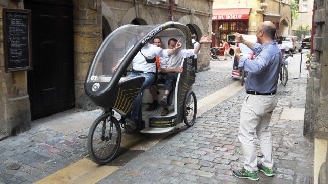 Visit Lyon 1 or 2-Hour Pedicab Tour in Villeurbanne