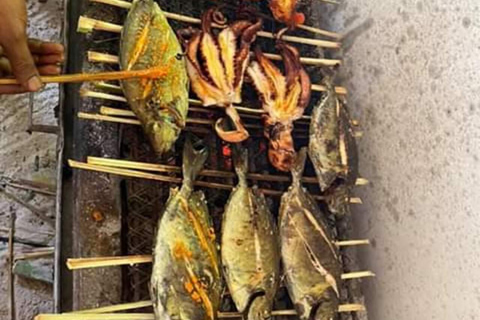 Swahili Cooking Class & Local Market Tour with Tuk Tuk Ride